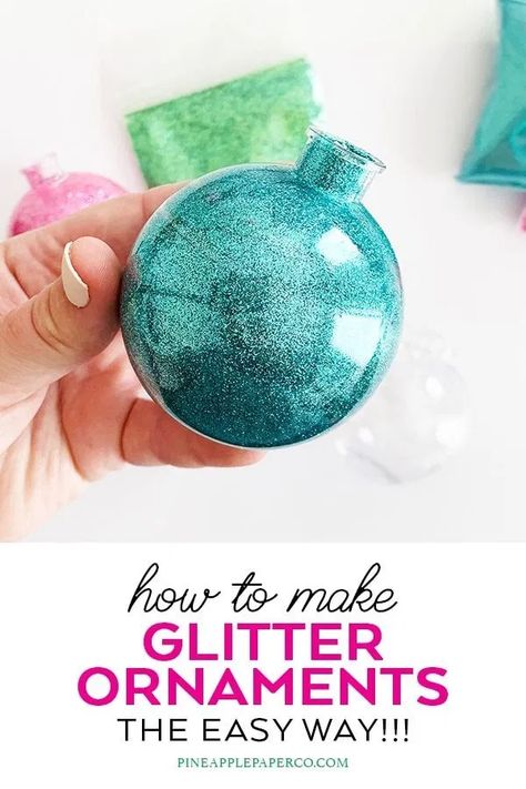 Christmas Balls Diy, Diy Glitter Ornaments, Glitter Crafts Diy, Christmas Glitter Ornaments, Penguin Christmas Decorations, Clear Plastic Ornaments, Glitter Ornaments Diy, How To Make Glitter, Easy Ornaments