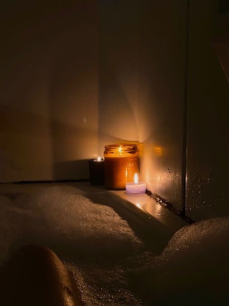 Bath Tub Aesthetic, Candle Light Bath, Aesthetic Bath, Cozy Bath, Nighttime Skincare Routine, Bath Aesthetic, Night Time Skin Care Routine, Nighttime Skincare, Skincare Routines