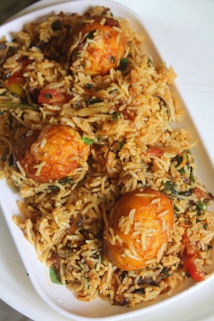 Egg Dinners, Biryani Vegetarian, Egg Biryani Recipe, Egg Recipes Indian, Egg Biryani, Yummy Rice, Andhra Recipes, Desi Street Food, Veg Biryani