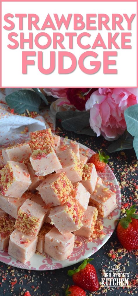 This no-bake fudge recipe is packed full of homemade strawberry shortcake crumbs. Made with melted white chocolate, Strawberry Shortcake Fudge is super easy and fast to make and tastes delicious too! Perfect for sharing with your favourite valentines! #strawberry #shortcake #fudge #nobake #valentine Strawberry Shortcake Fudge, Strawberry Christmas Treats, Fruit Fudge Recipes, No Bake Fudge Recipes, Strawberry Cheesecake Fudge Recipe, Strawberry Cheesecake Fudge, Baked Fudge Recipe, Strawberry Fudge Recipe, Valentines Strawberry