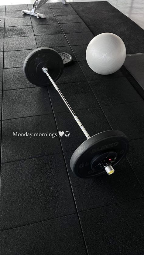 Gym Weights Aesthetic, Weights Aesthetic, Gym Motivation Wallpaper, Morning Gym, Workout Pics, Poster Sport, Gym Wallpaper, Gym Pictures, Outdoor Workout