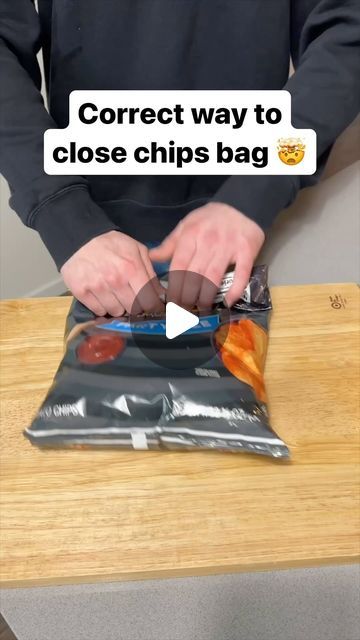 670K views · 12K likes | ‎Amin Shaykho • أمين‎ on Instagram: "Follow me @aminshaykho for more tips like this! The best way to close your chips bag 🤯 #lifehacks #kitchentips" Chip Bag Folding, Bag Origami, Perfect Rice, Chip Clips, Kitchen Helper, Fun Family Activities, Chip Bags, Food Tips, Food Fresh