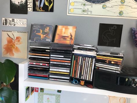 Cd Player Set Up, Cd Holder Aesthetic, Moving Moodboard, Cd Collection Display, Cd Display Ideas, Cd Collection Aesthetic, Listening Corner, Cd Setup, Cd Player Aesthetic