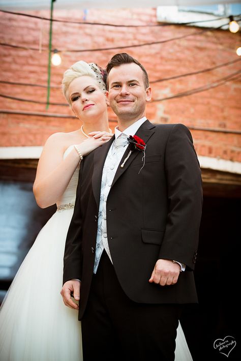 Taller Bride, Plus Size Groom, Photography Plus Size, Plus Size Hairstyles, Norwegian Wedding, Dapper Grooms, Plus Size Brides, Plus Size Bride, Curvy Bride