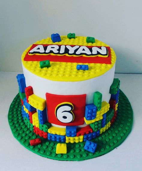 Lego Cake Decorations, Lego Smash Cake, Lego Party Cake Ideas, Lego Cake Ideas Birthday, Legos Birthday Cake, Lego Party Cake, Lego Themed Birthday Party Cake, Lego Cake Design, Lego Birthday Cake For Boys