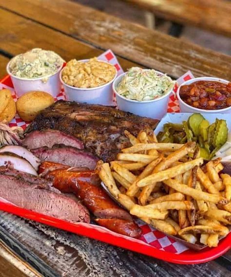 Country Bbq, Barbeque Meat, American Bbq Food, Western Food Ideas Dinner, American Barbecue, Bbq Feast, Food Western, Bbq Plates Ideas, Texas Foods