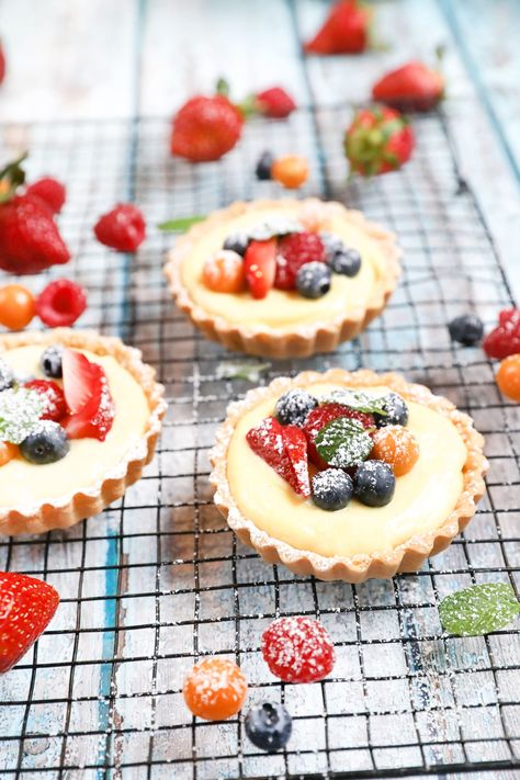 Custard Tartlets Recipe, Custard For Tarts, Mini Custard Cups, Custard Desserts Cups, French Mini Desserts, Custard Pastry Recipes, French Custard Tart, Pastry Shells Desserts, French Tarts Desserts