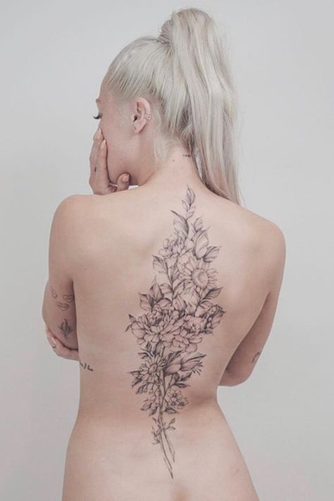 Floral Back Tattoo, Tattoo Ideas Inspiration, Floral Back Tattoos, Spine Tattoo Ideas, Bouquet Tattoo, Beautiful Flower Tattoos, Spine Tattoos For Women, Bad Tattoos, Botanical Tattoo