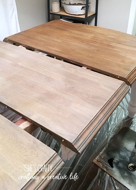 She's Crafty: How to Strip and Stain a dining room table Painted Dining Room Table, Wooden Dining Room Table, Dining Room Table Makeover, Wooden Dining Room, Diy Dining Room Table, Table Redo, Stripping Furniture, Dining Table Makeover, Kitchen Table Makeover