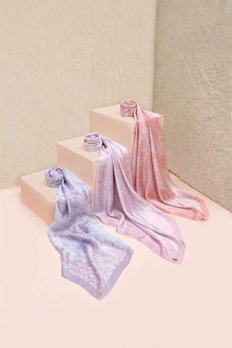 Scarfs Photoshoot Ideas, Hijab Photography Ideas, Scarf Photography Ideas Products, Hijab Product Photography Ideas, Scarf Product Photography, Scarf Photography Ideas, Scarf Display Ideas, Scarf Photoshoot Ideas, Scarf Flatlay