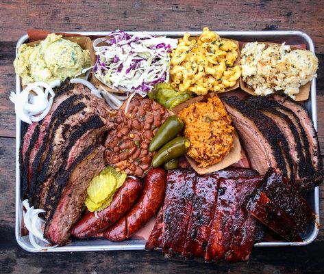 Texas Bbq Party, Food Cuisines, Texas Cuisine, Bbq Platter, Bbq Party Food, Man Vs Food, Meat Platter, Texas Bbq, Charcuterie Inspiration