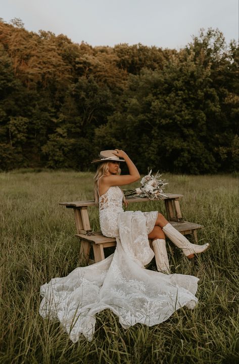 Country Wedding Dresses Simple, Wedding Rustic Dress, Lace Wedding Dress Western, Dream Wedding Dresses Country, Western Hair Wedding, Wedding Reception Dress With Cowgirl Boots, Country Farmhouse Wedding Dress, Wedding Hairstyles With Cowgirl Hat, Western Theme Wedding Dresses