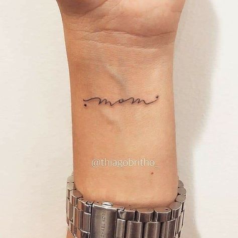 Tattoos To Honor Mom, Mom Tattoo Designs, Writing Tattoos, Mother Tattoos, Inspiration Tattoos, Small Hand Tattoos, Classy Tattoos, Discreet Tattoos, Tattoo Feminina