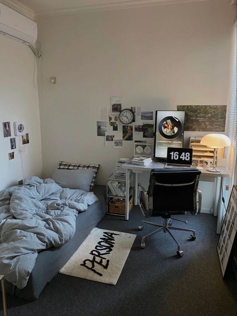 Mens Bedroom Aesthetic, Monotone Room, Guys Room Aesthetic, Mens Bedroom Decor, Room 2023, Guitar Room, Student Room, Chill Room, Bedroom Setup