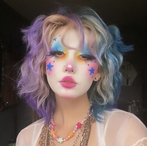 Cute Jester Makeup, Funky Clown Makeup, Carnival Inspired Makeup, Unique Art References, Flower Clown Makeup, Rave Clown Makeup, Silly Makeup Ideas, Clowncore Hairstyles, Silly Clown Makeup