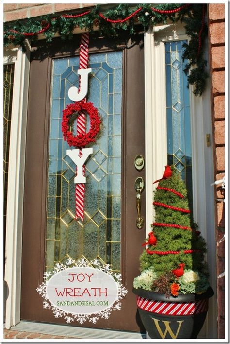 Ideas Decoracion Navidad, Diy Christmas Door Decorations, Diy Christmas Door, Diy Christmas Party, Joy Wreath, Christmas Door Decoration, Front Door Christmas Decorations, Christmas Wreaths Diy Easy, Wreaths Christmas