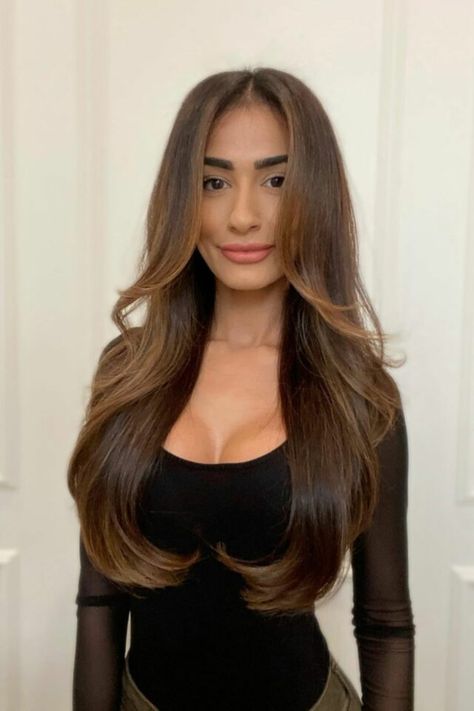 Dimensional Brunette Blowout Blowout Hair No Layers, Black Blowout Hair, Blowout Curls Long Hair, Big Blowout Hair, Brunette Blowout, Hair Blowout Styles, Natural Hair Blowout Styles, Blowout Hair Natural, Blowout Styles