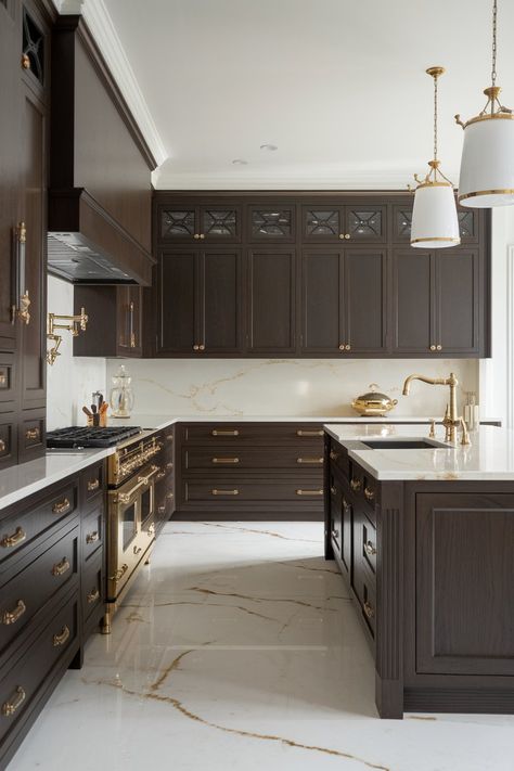 15 Dark Brown Kitchen Cabinets Design Ideas You Will Love! – My Kitchen Inspo Espresso Cabinets With Black Hardware, Dark Brown Cabinets Brass Hardware, Kona Stained Kitchen Cabinets, Brown And Gold Kitchen Cabinets, Dark Cabinets With Gold Hardware, Brown Cabinets Gold Hardware, Painted Brown Kitchen Cabinets, Modern Kitchen Brown, Urban Bronze Kitchen Cabinets