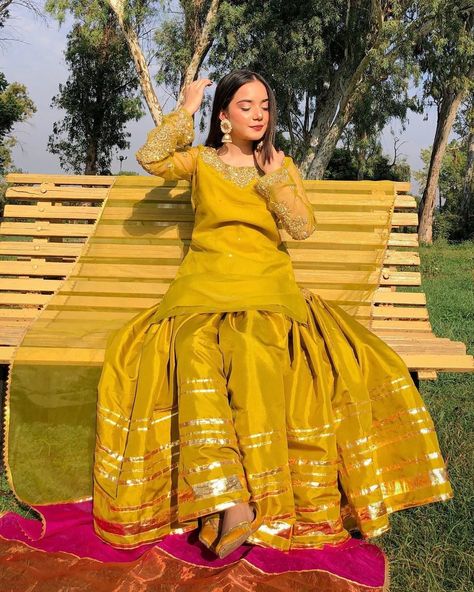 Haldi Ceremony Outfit Pakistani, Simple Mehndi Dresses, Dabka Work, Haldi Ceremony Outfit, Haldi Dress, Bridal Mehndi Dresses, Mehndi Outfits, Clothing Pattern Design, Haldi Outfits