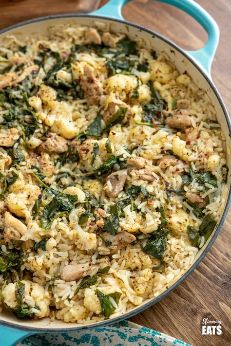 Garlic Chicken Rice, Garlic Chicken And Rice, One Pan Recipe, Chicken And Rice Casserole, Pan Recipe, Lemon Garlic Chicken, Spinach Recipes, Chicken And Rice, Rice Casserole