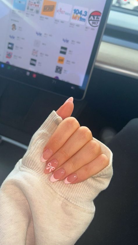 #bows #coquette #nailart #naildesign Pink Tip Nails, Hello Nails, Nagel Tips, Simple Gel Nails, Summery Nails, Girly Acrylic Nails, Pink Nail, Pink Acrylic Nails, Classy Nails