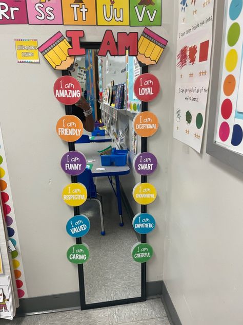 Preschool Mirror Decor, Kg3 Classroom Decoration, Kindness Decorations Classroom Decor, Motivation Mirror Classroom, Kindergarten Classroom Decor Diy, Preschool Room Decor Classroom Setup, Pre K Room Decor, I Am Mirror Classroom, Classroom Ideas Elementary Decorations