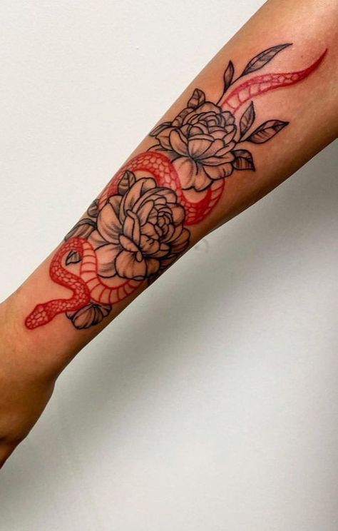 Feminine Sleeve Tattoo Ideas, Feminine Sleeve Tattoo, Creative Tattoos For Women, Feminine Sleeve, Cute Thigh Tattoos, Around Arm Tattoo, Arm Sleeve Tattoos For Women, Sleeve Tattoo Ideas, Cute Hand Tattoos