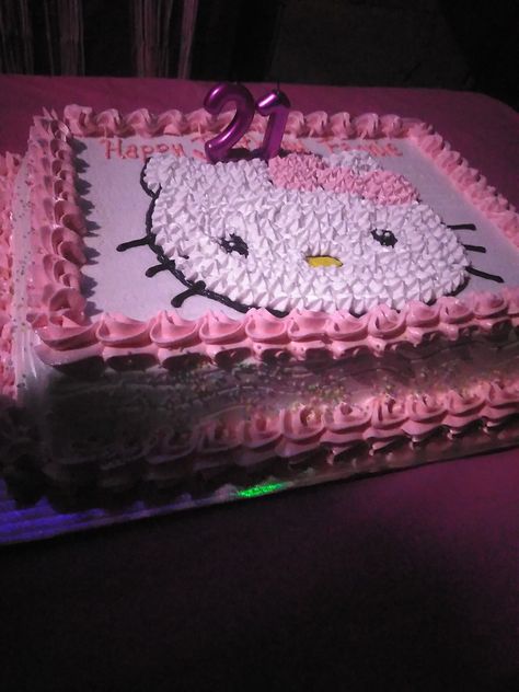 Birthday Cake Ideas Hello Kitty, Hello Kitty Cake Birthday, Hello Kitty Birthday Party Decorations, Kitty Birthday Cake, Bday Stuff, Hello Kitty Birthday Cake, Birthday Sheet Cakes, Birthday Aesthetic, Hello Kitty Birthday Party