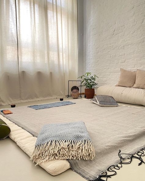 Shiatsu Studio Berlin | Shiatsu therapy is based on a spirit of kindness and compassion. It can help soothe: Back, neck and joint pain Sleep… | Instagram Art Therapy Room, Home Massage Room, Period Pains, Wellness Room, Kindness And Compassion, Digestive Problems, Healing Room, Period Pain, Massage Room