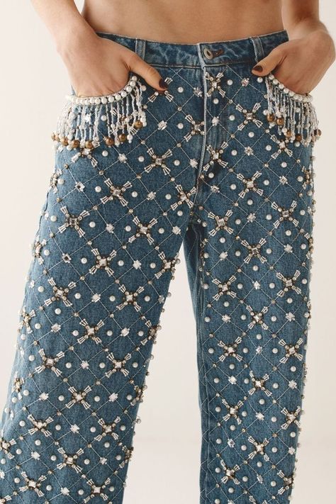 Badazzel Jeans, Embellished Pants, Ropa Upcycling, Denim And Diamonds, Jeans Claro, Denim Projects, Diy Clothes Design, Concept Clothing, Embellished Denim