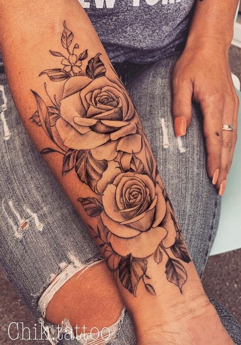 Simplicity Tattoos, Rose Tattoo Forearm, Rose Tattoo Sleeve, Chicano Style, Rose Tattoos For Women, Forarm Tattoos, Beautiful Flower Tattoos, Inspiration Tattoos, Forearm Tattoo Women