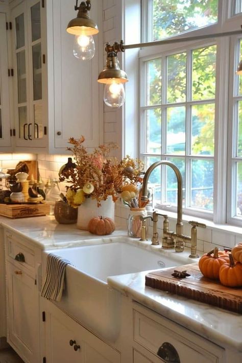 Autumn Decor Ideas.. you're welcome 🧡 🍂🌰🍁🍂🌰🍁🍂🌰🍁🍂🌰🍁🍂🌰🍁 Fall Farmhouse Interior, Cozy Fall Kitchen Aesthetic, Fall Decor Cottage, Fall Decor For Top Of Cabinets, Country Cottage Fall Decor, Fall Home Aesthetic Kitchen, Farmhouse Decor Fall, Fall Decor In Kitchen, Fall House Kitchen