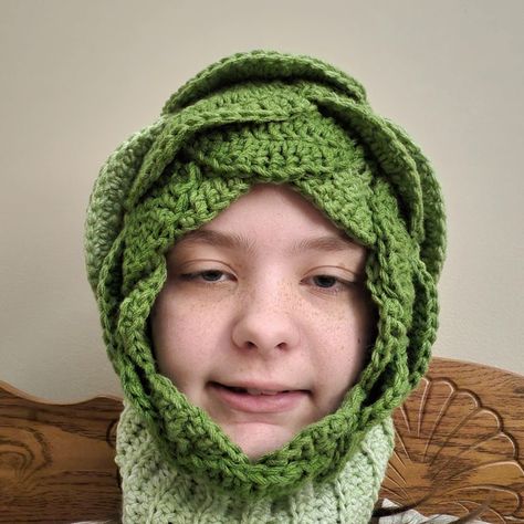 Freeform crochet, acrylic yarn. @king_crabigail on instagram! Funky Crochet Ideas, Funky Crochet Patterns, Crochet Freeform Pattern, Strange Crochet, Crochet Acrylic Yarn, Weird Crochet, Crochet Reference, Quirky Crochet, Silly Clothes