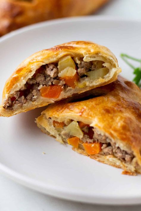 Corn Beef Pasties, Ground Beef Pasties, Cornish Beef Pasties 12 Tomatoes, Cornish Pasty Recipe Ground Beef, Cornish Beef Pasties, Beef Pasty, Cornish Pasty Recipe, Beef Pasties, Pasty Recipe