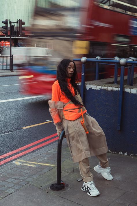 Street Style Shots: London Fashion Week Men’s Day 3 – PAUSE Online Street Fashion Editorial Photography, Urban Streetwear Photography, Street Clothing Photoshoot, Street Style Fashion Photoshoot, Street Editorial Fashion, Urban Pictures Photography, London Fashion Photoshoot, Outdoor Streetwear Photoshoot, Street Wear Fashion Photography