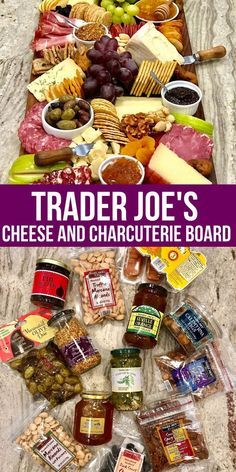 Cheese And Charcuterie Board, Sommer Mad, Fingerfood Party, Decorações Com Comidas, Charcuterie Inspiration, Charcuterie Cheese, Charcuterie Platter, Cheese Snacks, Cheese Party