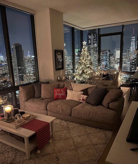 City Apartment Aesthetic, New York Apartment Aesthetic, Apartamento New York, New York Studio Apartment, Appartement New York, City View Apartment, Nyc Living, Aesthetic Apartment, Apartment View