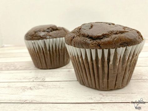 Jumbo Chocolate Cupcakes, Jumbo Cupcake Ideas, Jumbo Chocolate Chip Muffins, Jumbo Cupcake, Jumbo Muffins, Double Chocolate Muffins, Cupcake Ideas, Chocolate Chip Muffins, Chocolate Muffins