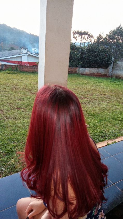 cabelo vermelho Burgundy Hair Medium Length, Red With Blonde Hair, Maroon Red Hair, Cutest Hairstyles, Dyeing Hair, December Hair, Cherry Red Hair, Wine Hair, Red Hair Inspo