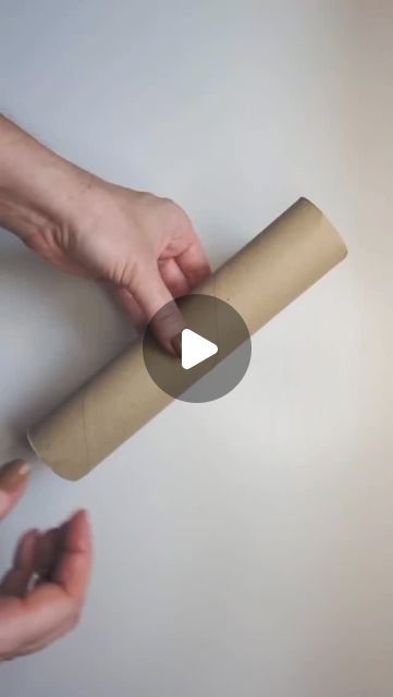 Cool Fashion Style, Wall Decor Diy, Rolled Paper Art, Cardboard Crafts Diy, Toilet Paper Crafts, Paper Christmas Decorations, Gift Wrapping Inspiration, Toilet Paper Roll Crafts, Paper Roll Crafts