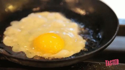 And this sizzling fried egg that doesn’t need to be paired with anything because it’s just perfect on its own. | 19 Foods That Are Better With A Fried Egg On Top Egg Gif, High Calorie Breakfast, Perfect Fried Egg, Sunnyside Up Eggs, Chorizo And Eggs, Grilled Ham, Over Easy Eggs, Egg Fast, Ultimate Breakfast