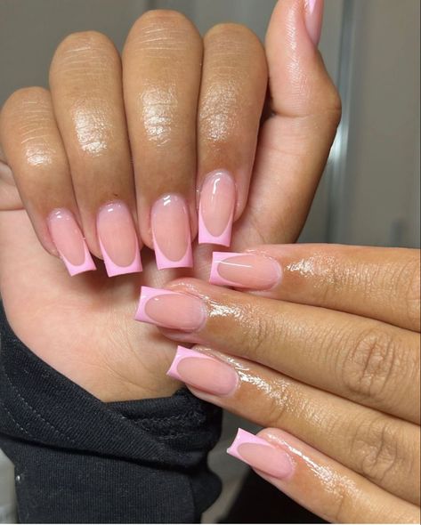 Simple Short Coffin Nail Ideas, Kylie Nails, Pink Tip Nails, Kutek Disney, Pink Coffin, Easy Nails, Smink Inspiration, Girly Acrylic Nails, French Tip Acrylic Nails