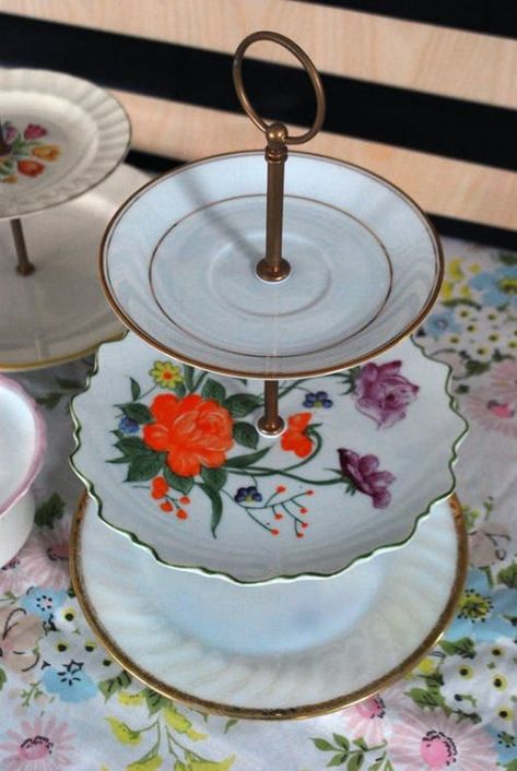 8 creative ways to repurpose old china - DIY Everywhere Tiered Dessert Stand, Dessert Stands, Old Plates, Dessert Aux Fruits, Plates Diy, Tiered Cake, Dessert Stand, China Dishes, Diy Upcycling