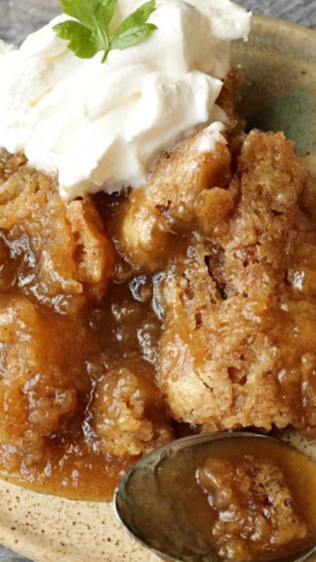 Snickerdoodle Bread Pudding, Snickerdoodle Cobbler Easy, Brown Butter Cream Cheese Snickerdoodle Cobbler, Snickerdoodle Cobbler Recipe, Snickerdoodle Dump Cake, Warm Dessert Recipes, Snickerdoodle Pudding, Snickerdoodle Cobbler, Cobbler Muffins