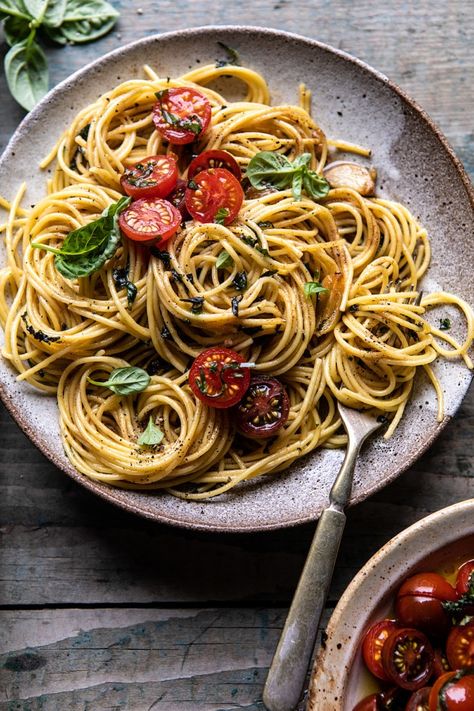 20 Minute Garlic Basil Brown Butter Pasta | halfbakedharvest.com #pasta #easyrecipe #tomatoes #basil #easyrecipes #spring #summer Brown Butter Pasta, Angel Hair Pasta Recipes, Plats Healthy, Butter Pasta, Angel Hair Pasta, Fettuccine Alfredo, Health Dinner, Angel Hair, Health Dinner Recipes