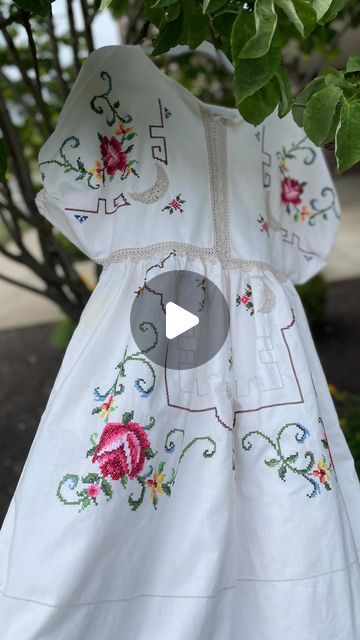 ID by Deepika on Instagram: "Vintage tablecloth transformation ♻️  #slowfashion #repurposedfashion #vintagereworked#vintageupcycle #oneoffpieces #ooakclothing #oneofakinddesigns #ethicalclothing #usamade #embroidereddress #cottagecore #prairielinendress #tableclothdress" Tablecloth Upcycle Ideas, Upcycled Tablecloth Dress, Upcycling Tablecloths, Tablecloth Dress Diy, Upcycled Tablecloths, Tablecloth Clothes, Tablecloth Upcycle, Recycle Clothes Refashioning, Upcycled Linens