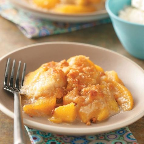 Peach Crumble Dessert Peach Crumble, Crumble Recipe, Peach Recipe, Health Desserts, Köstliche Desserts, Peach Cobbler, Yummy Sweets, Taste Of Home, Eat Dessert