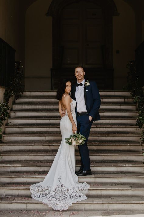 Photography Poses Couples, Wedding Stairs, Church Wedding Photos, Bride Groom Poses, Groom Photoshoot, Wedding Portrait Poses, Poses Couples, Bride Groom Photos, Wedding Photoshoot Poses