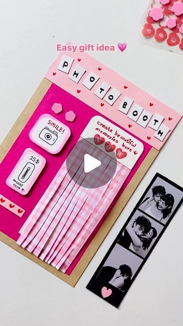 Niha hanees | gifts & diy ✂️ on Instagram: "PHOTOBOOTH gift idea !! 💗💌 (Save for later >>) . MATERIALS USED from (@artikate.official ) • uni pin fineliner  • Red Pentel Matte hop pen • Karin markers • 300 gsm watercolour paper • glue stick •deli paper cutter  . . #reelsinstagram #artikate #diy #diygifts #giftideas #gifting #giftideasforher #giftidea #papercrafts #lovegoals #ａｅｓｔｈｅｔｉｃ #loveislove #diycards #diycrafts  (Diy gift ideas , gift idea , diy , aesthetic, paper crafts, love goals , gifts for friends, birthday gifts, handmade gifts, trending, easy gifts, love gram , card making)" Easy Diy Gifts For Friends Birthday, Birthday Cards Diy Handmade For Friend, Handmade Card For Best Friend, Cute Crafts For Friends, Easy Diy Birthday Gifts For Best Friend, Easy Handmade Gifts For Friends, Aesthetic Birthday Cards Diy, Happy Birthday Diy Card, Handmade Birthday Gifts For Best Friend