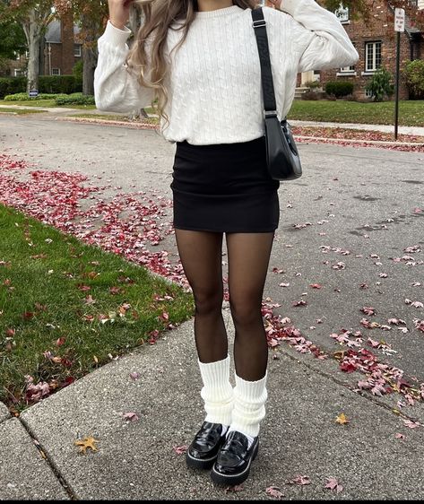 Black Skirts Aesthetic, Winter Slay Outfits, Winter Outfits Skirts And Dresses, Cute Skirt Outfits For Winter, How To Style A Skirt In Winter, Autumn Outfits Leg Warmers, Winter Skirt Outfit Leg Warmers, Winter Over-the-knee Leg Warmers, Trendy Over-the-knee Winter Leg Warmers